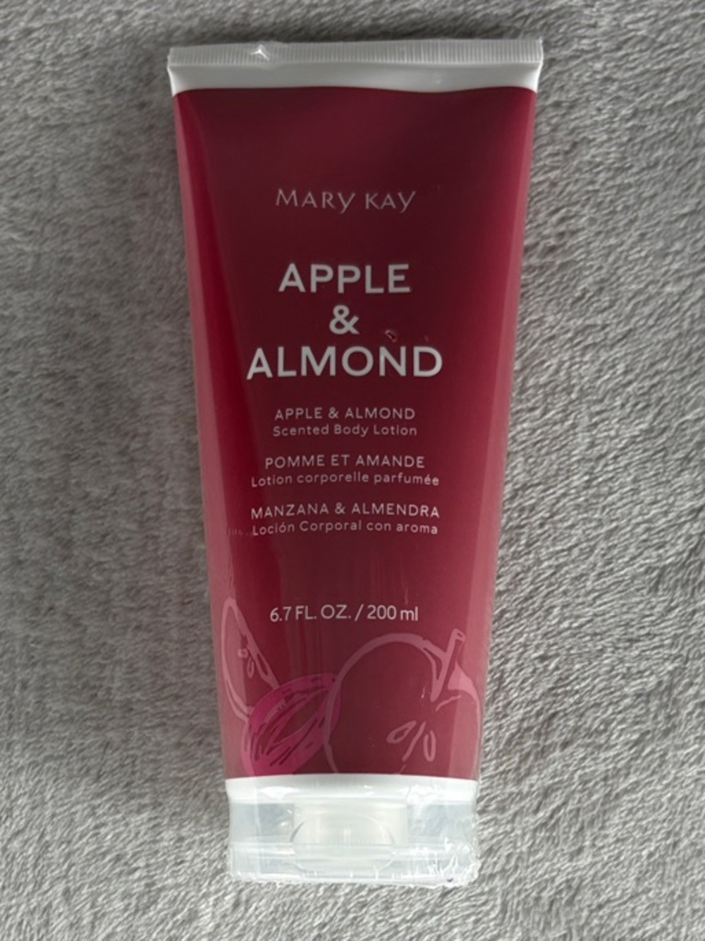 Mary Kay Apple & Almond Body Lotion 6.7 oz Scented Moisturizing Lotion NEW